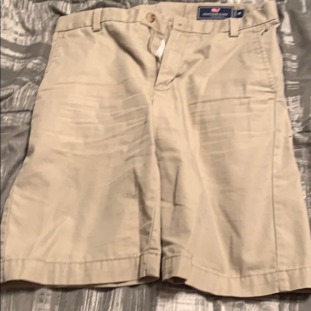 Vineyard vines khaki shorts